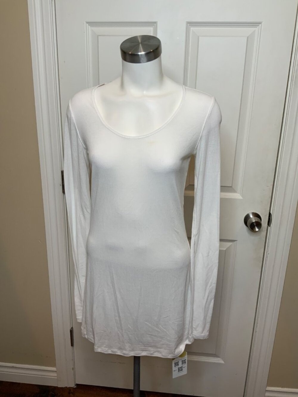 Lululemon White Ribbed Long Sleeve Hold Tight Shirt, Size 8